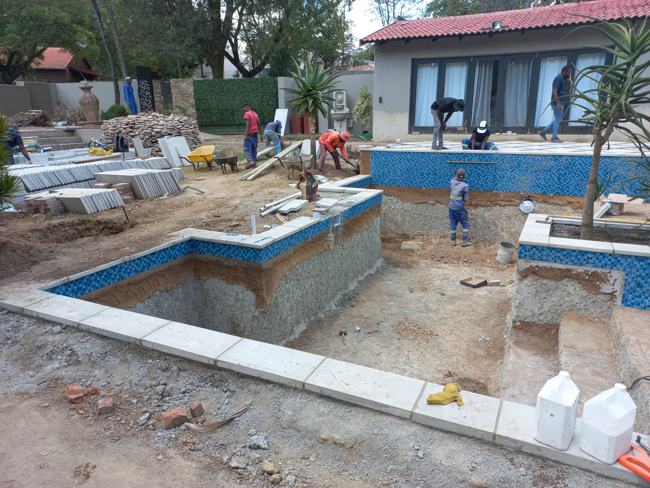 Fourways - Custom-designed marbelite- Pebblebrooke Pools
