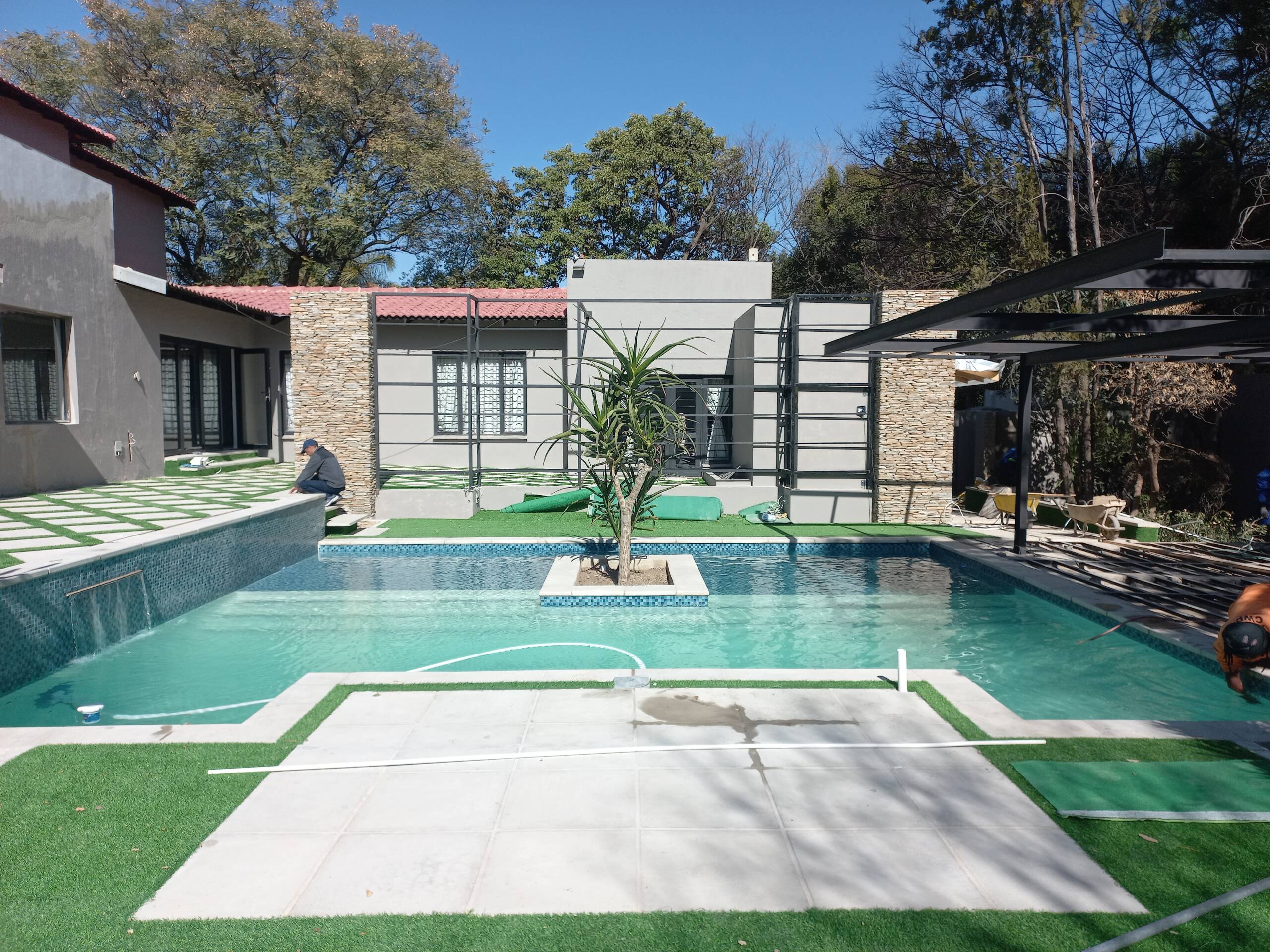 Fourways - Custom-designed marbelite- Pebblebrooke Pools
